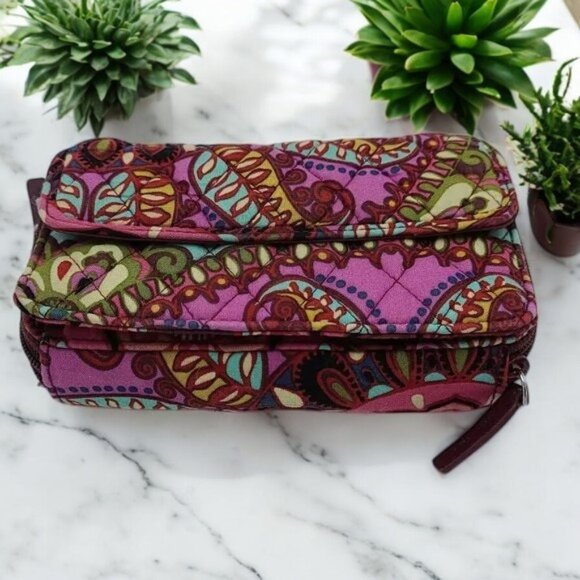 Beautiful VERA BRADLEY Wallet Resort Medallion Burgundy Print RFID.GUC!! - Picture 2 of 5